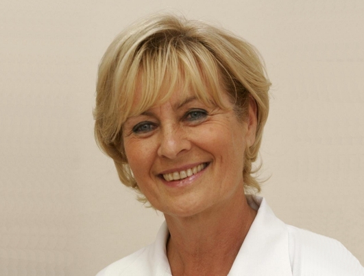 Zsuzsanna Jelenik MD