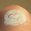 sunblock-skincare-healthy-skin-heart-161608