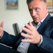 Május végén a felmondási tilalom véget ér, így őszre kiderülhet, hogy marad-e elég orvos az állami kórházakban