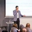 Ízületi kopás: hogy és meddig kezelhető műtét nélkül?