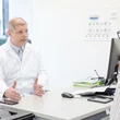 Ilyen tünetek esetén ne várjon a következő emlőrákszűrésig – Interjú Dr. Sávolt Ákos emlősebész-onkológussal