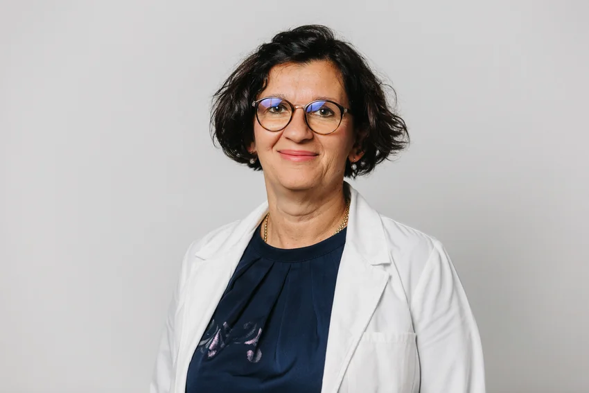Dr. Lajos Éva