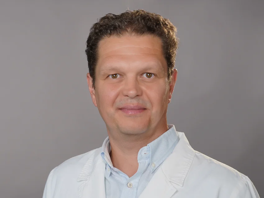 Dr. Juhász Róbert
