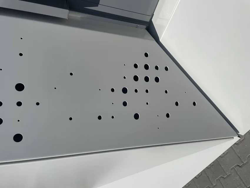 Fontos mérföldkő: elkészült új épületszárnyunk mock-up homlokzata