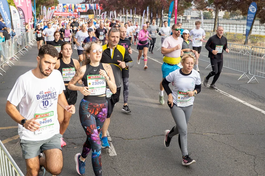 Rekordlétszáma a pályán - duplájára nőtt futócsapattal indultunk a hétvégi futófesztiválon