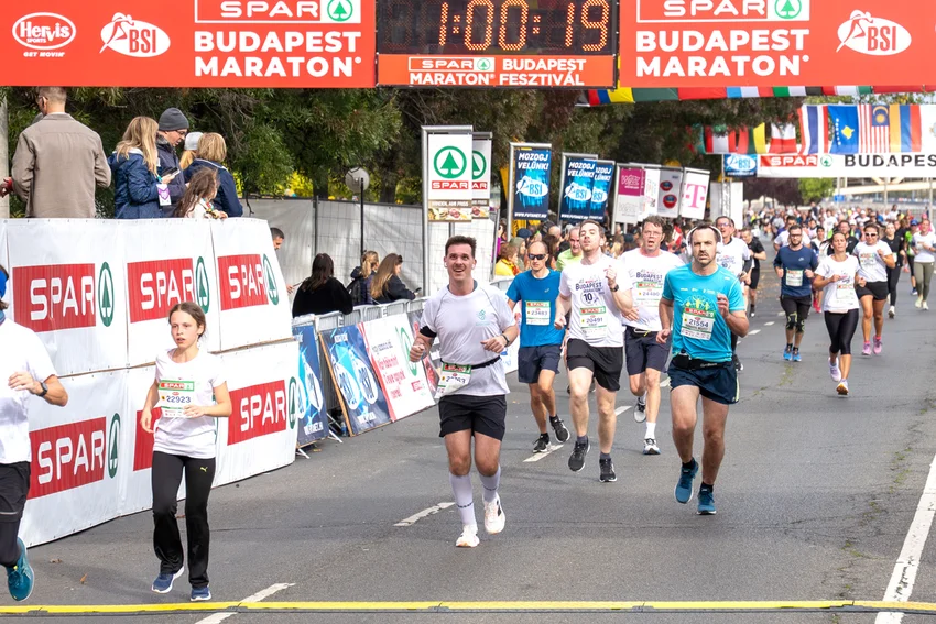 Rekordlétszáma a pályán - duplájára nőtt futócsapattal indultunk a hétvégi futófesztiválon