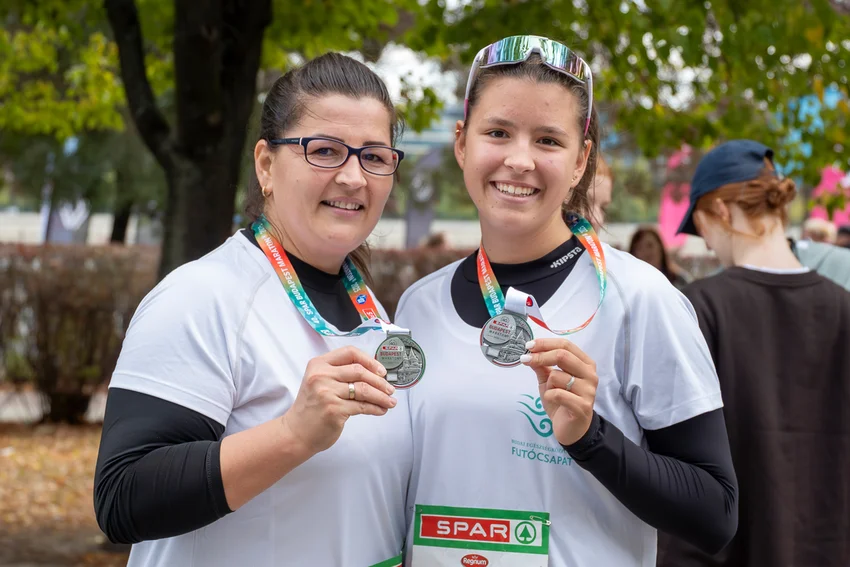 Rekordlétszáma a pályán - duplájára nőtt futócsapattal indultunk a hétvégi futófesztiválon