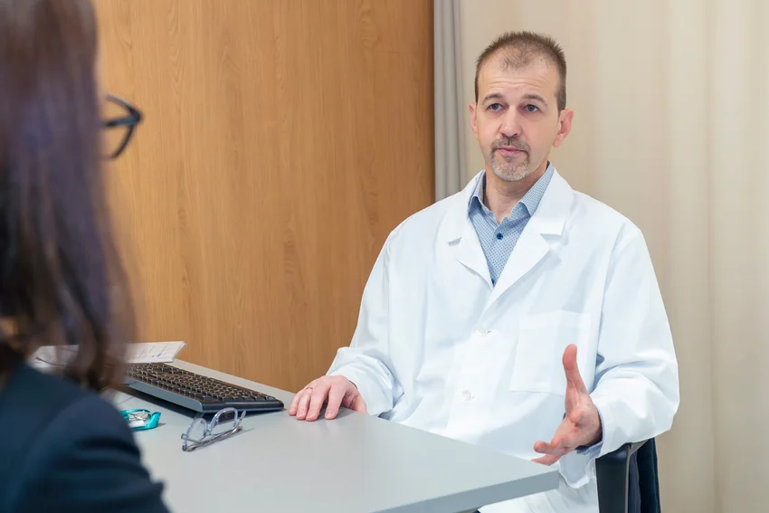 Az epekő meglepő tünetekkel is jelentkezhet – Interjú Dr. Dubravcsik Zsolt gasztroenterológussal