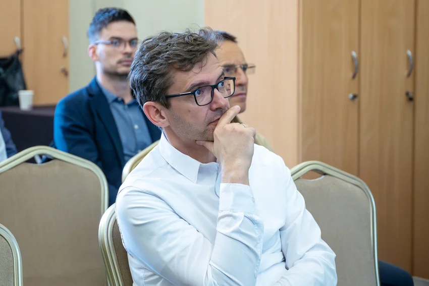 Robotasszisztált térdprotézis-sebészet: több mint egy év tapasztalatait adtuk tovább a BEK Akadémián