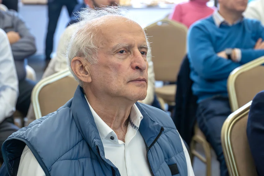 Robotasszisztált térdprotézis-sebészet: több mint egy év tapasztalatait adtuk tovább a BEK Akadémián