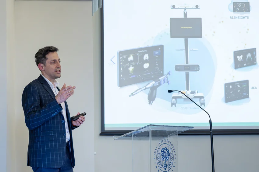 Robotasszisztált térdprotézis-sebészet: több mint egy év tapasztalatait adtuk tovább a BEK Akadémián