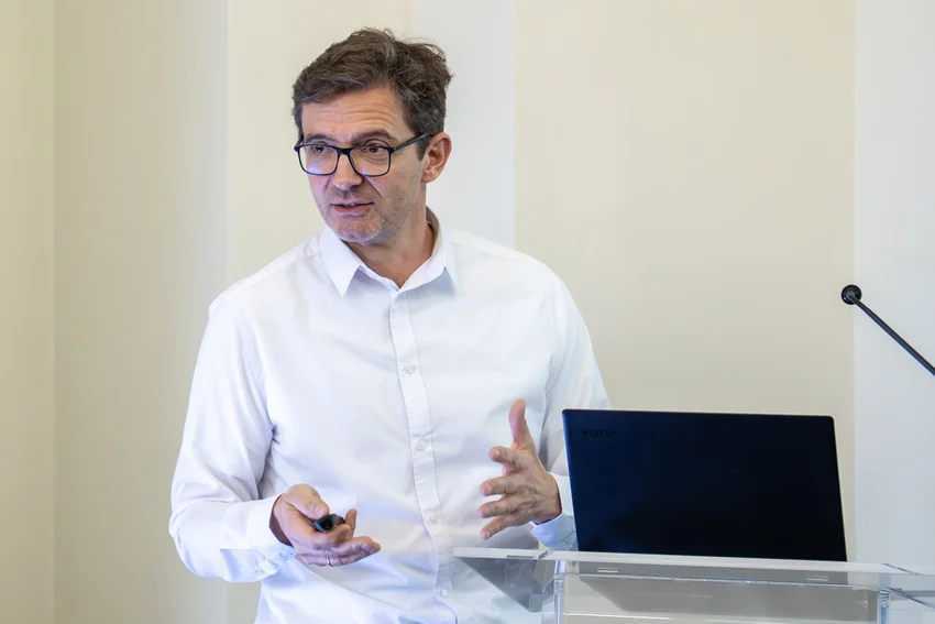 Robotasszisztált térdprotézis-sebészet: több mint egy év tapasztalatait adtuk tovább a BEK Akadémián