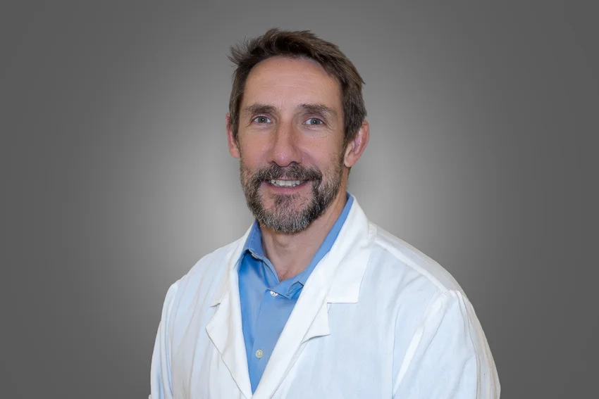 A modern esztétikai fogászat ma már jóval több, mint a fehér fogak – Interjú Dr. Kókai-Nagy Ákos fogorvossal