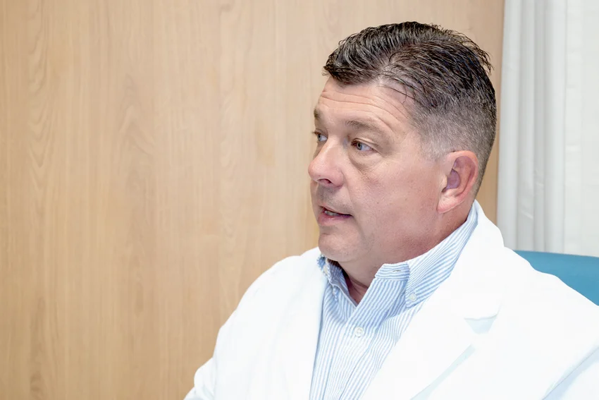 Lézerrel gyorsan és kíméletesen kezelhető a visszérprobléma – Interjú Dr. Kiss Attila érsebésszel