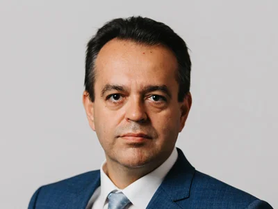Dr. Szöllősi Balázs, gerincsebész
