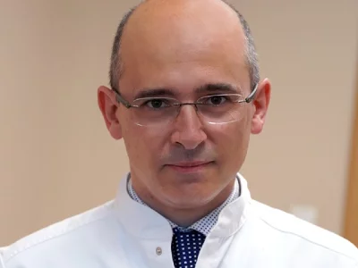 Dr. Kynsburg Ákos