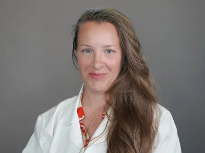 Dr. Gönczi Nóra