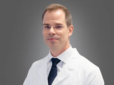 Dr. Csicsenkov Péter
