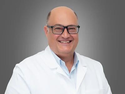 Dr. Dzsinich Máté